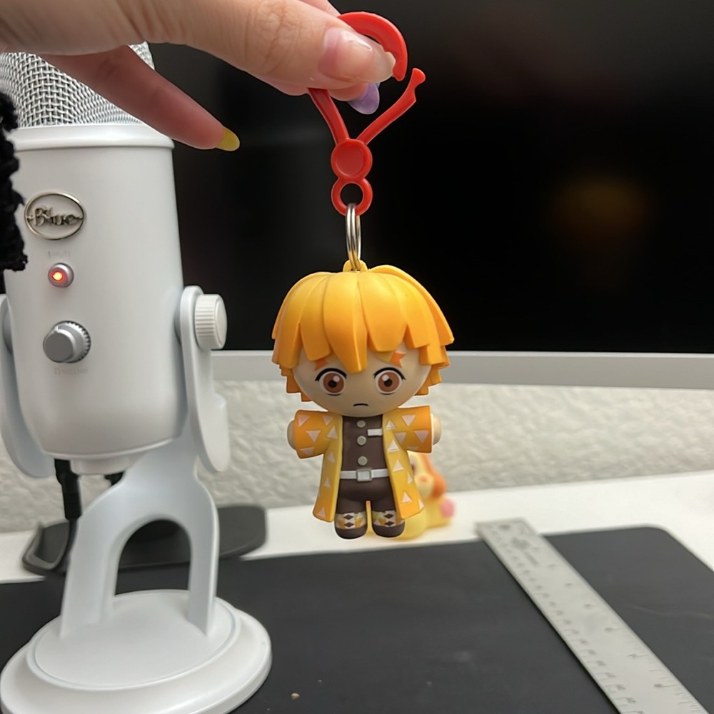 Demon slayer zenitsu keychain